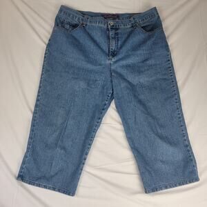 Gloria Vanderbilt Amanda Capri Women's Size 16 Wash Blue Denim Jean Shorts